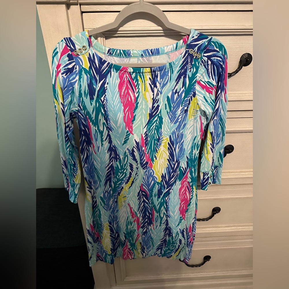 🚨LAST CHANCE: Lilly Pulitzer 3/4 sleeve feather print dress. Size S